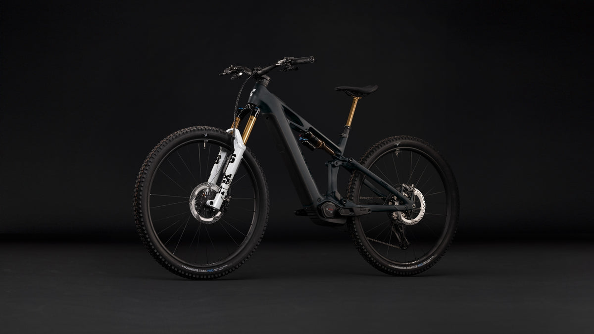 Cube Stereo Hybrid ONE44 HPC AT 800 carbon´n´white (2027)