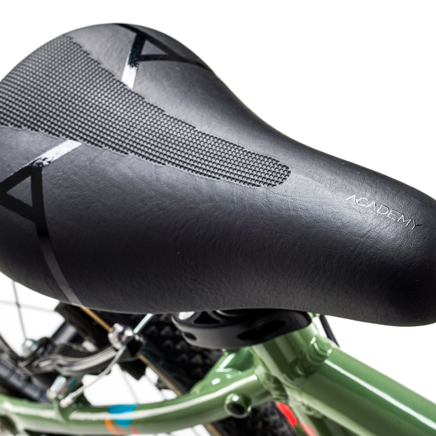 ACADEMY Grade 3 16" Olijf (2025)