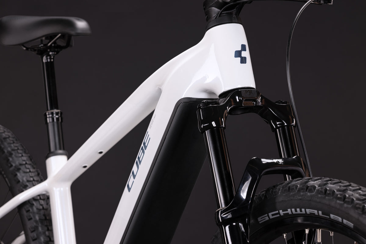 Cube Reaction Hybrid Race 800 Diamant snow´n´black (2027)