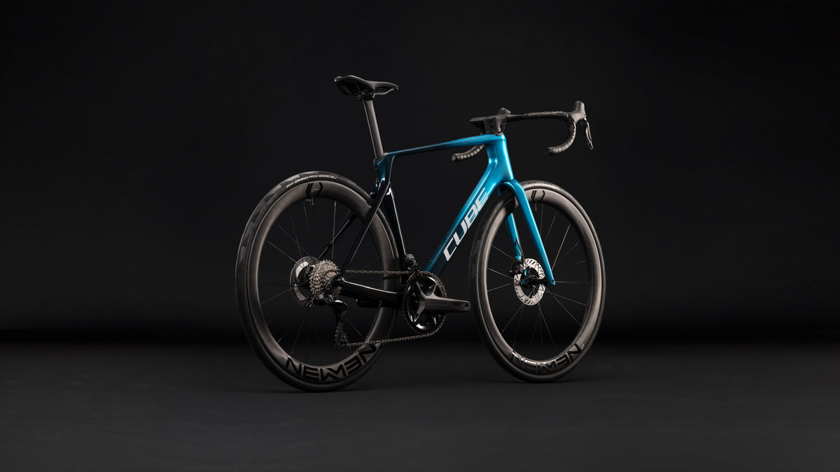 Cube Agree C:62 Race chromeblue´n´liquidblue (2027)