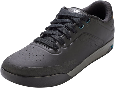 Giro Latch schoenen black/dark shadow