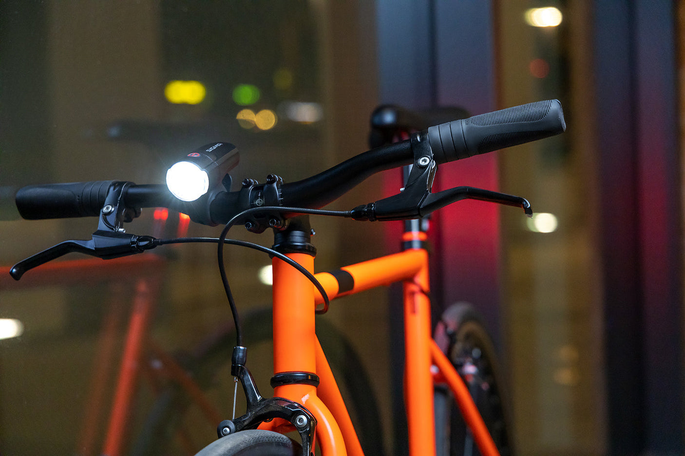 Sigma Aura 30 Voorlicht
