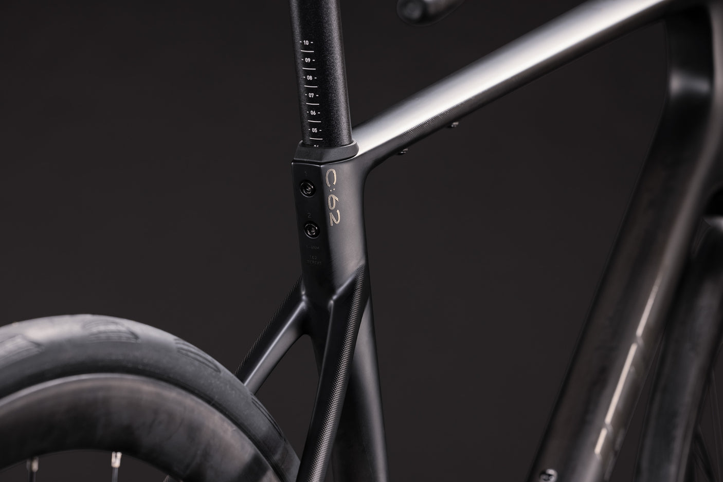 Cube Attain C:62 carbon´n´koolchroom