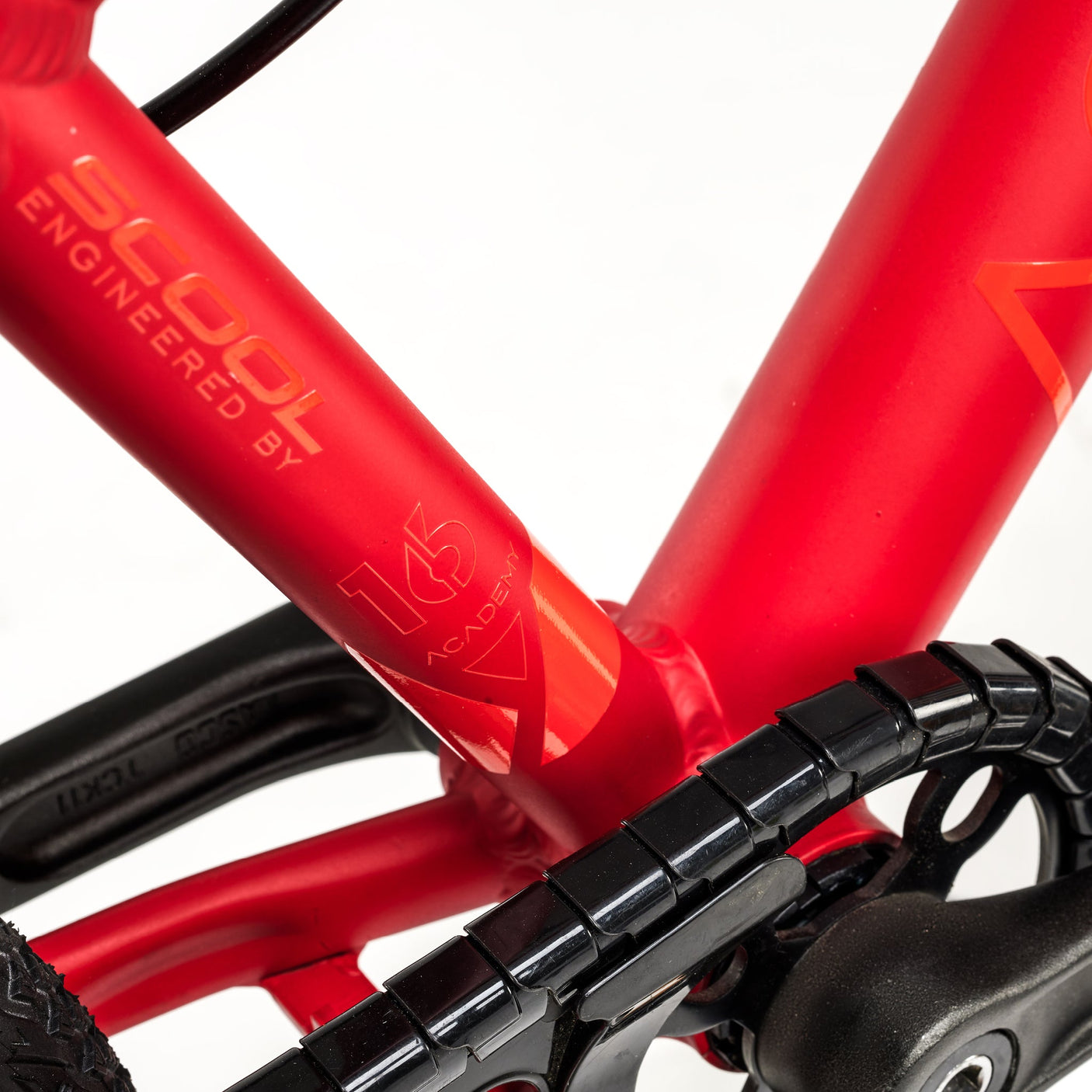 ACADEMY Graad 3 16" Rood (2025)