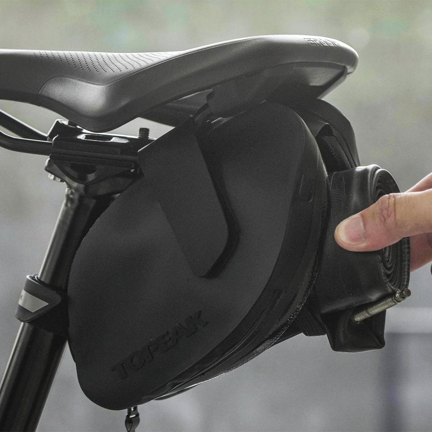 Topeak Weatherproof DynaWedge Large, Bandbevestiging