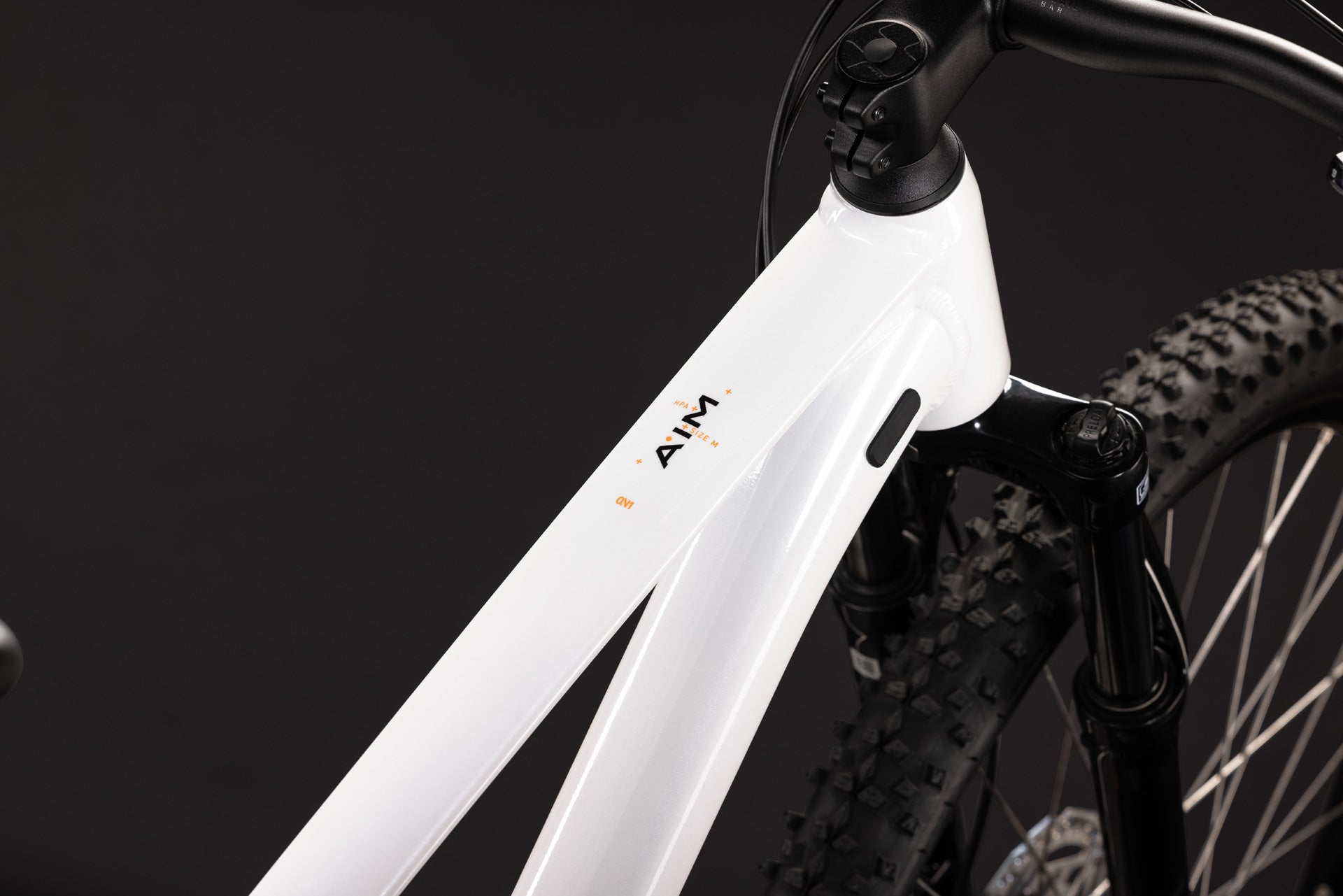 Cube Aim ONE metallicwhite´n´black (2027)