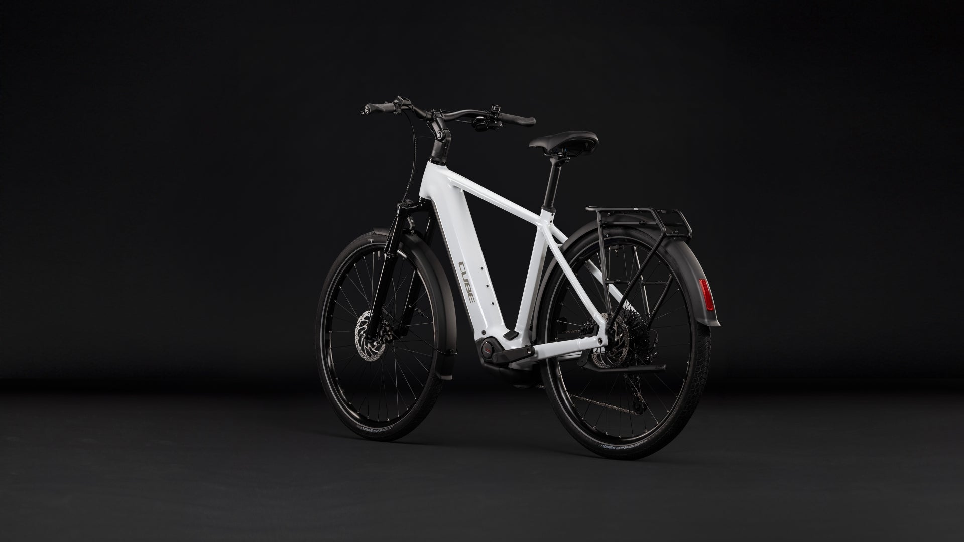 Cube Touring Hybrid ONE 600 Diamant metallicwhite´n´chrome (2027)