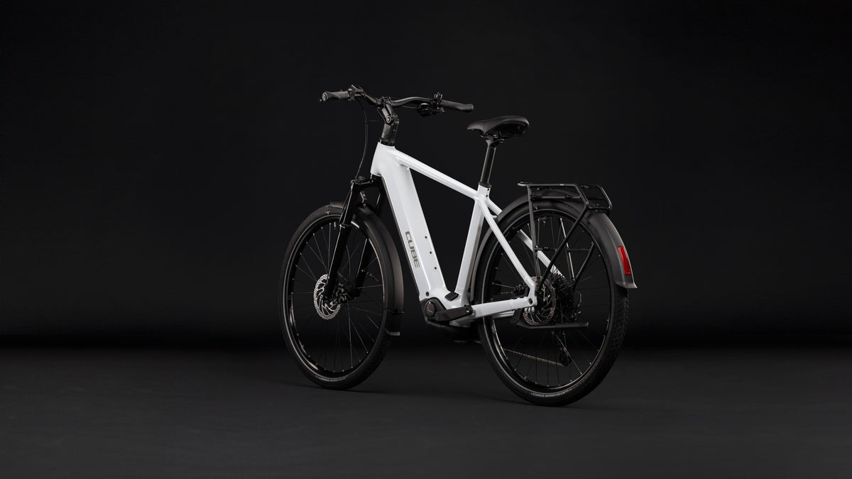 Cube Touring Hybrid ONE 600 Diamant metallicwhite´n´chrome (2027)