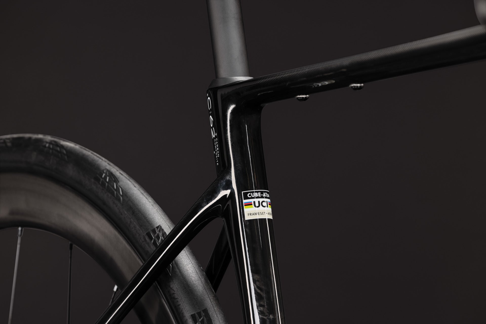 Cube Attain C:62 SLT carbon´n´wit (2027)