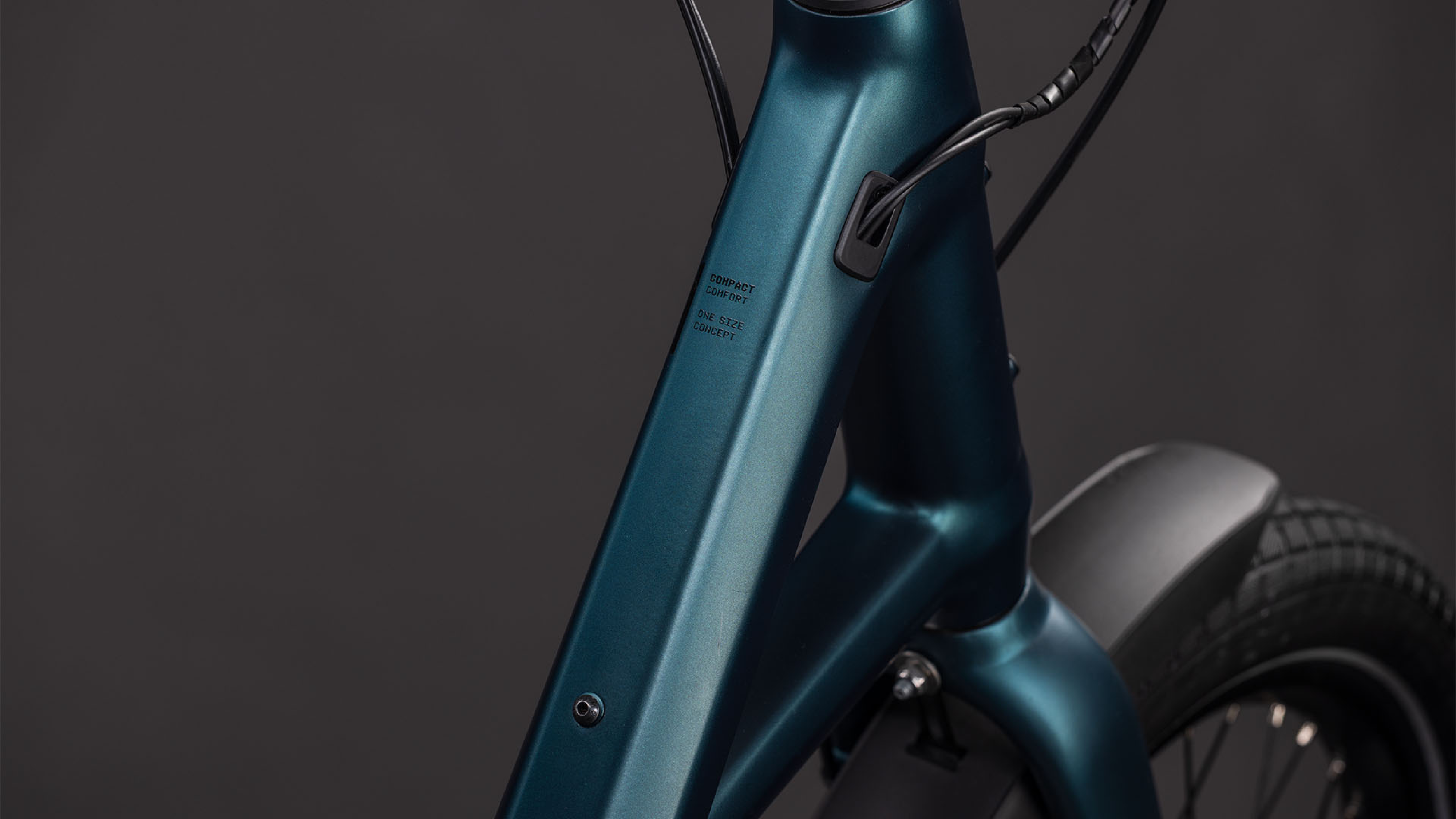 Cube Compact Hybrid 545  royalgreen´n´black (2026)