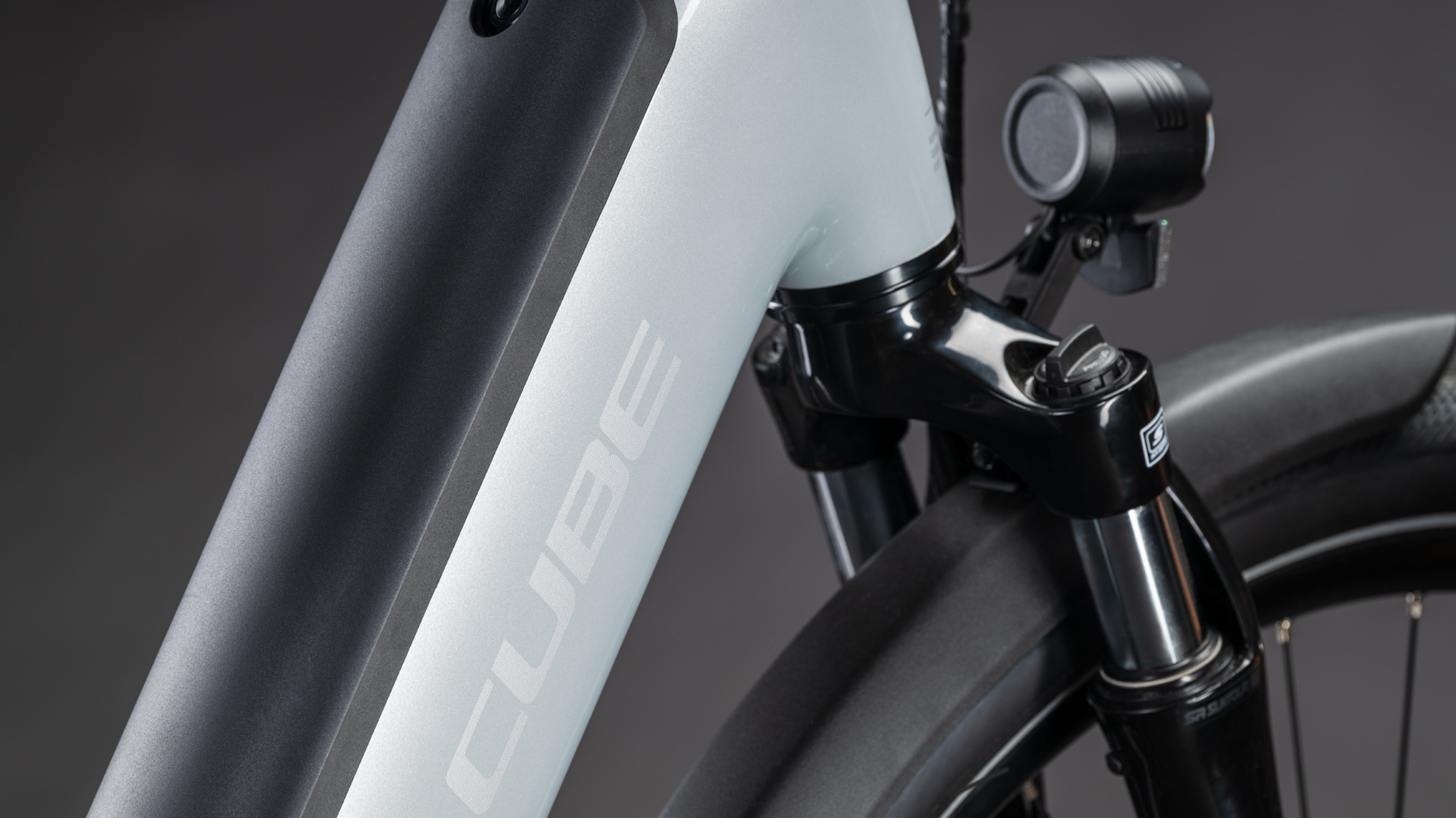 Cube Supreme Hybrid Comfort ONE 600 Easy Entry mistgrijs´n´reflex (2026)