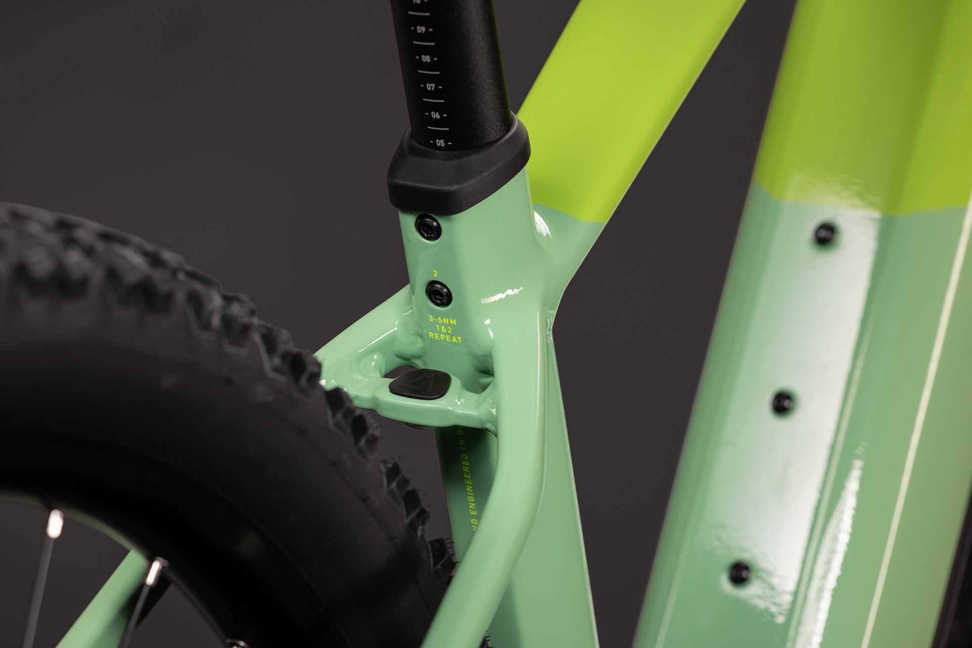 Cube Reaction Hybrid ONE 720 Diamant cactus´n´black (2027)
