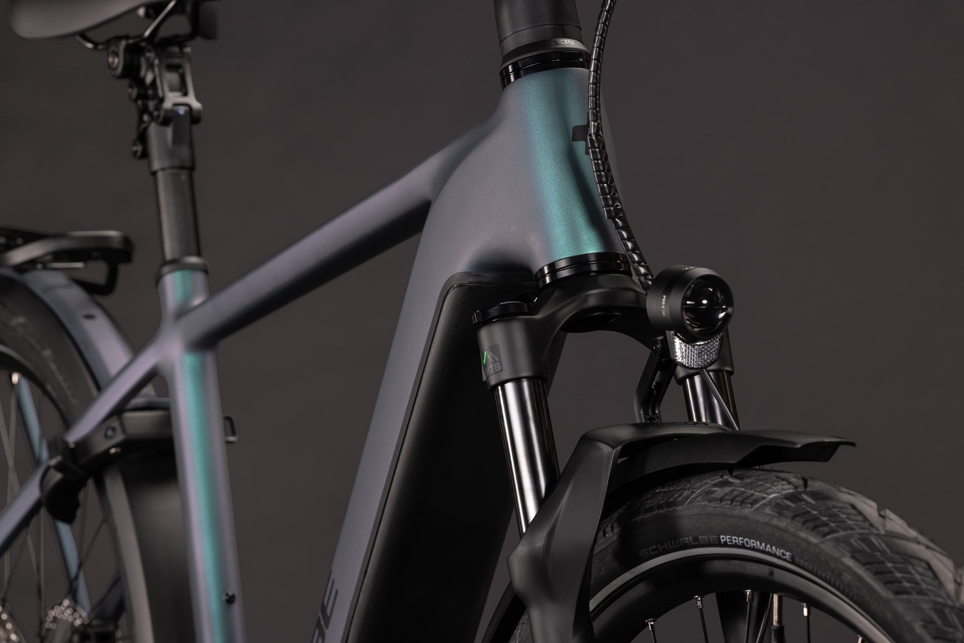 Cube Kathmandu Hybrid Pro 800 Diamant smaragdgroen´n´black (2027)